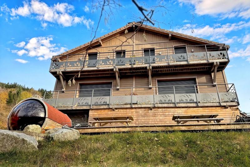 Châlet - 240 m² - 10 pièces