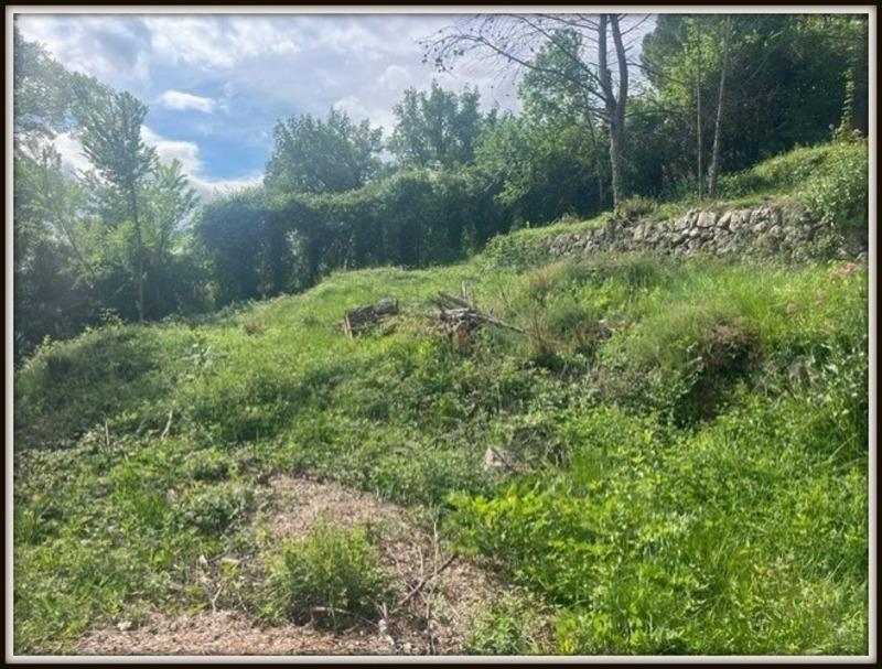Terrain constructible - 1 557 m²