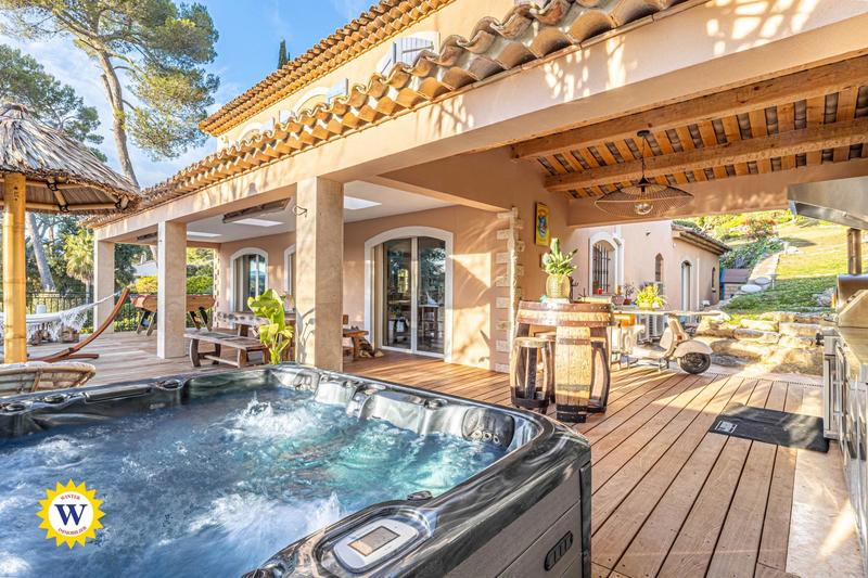 Villa - 350 m² - 8 pièces