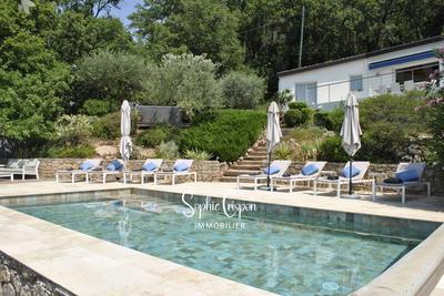 Villa - 186 m² - 8 pièces