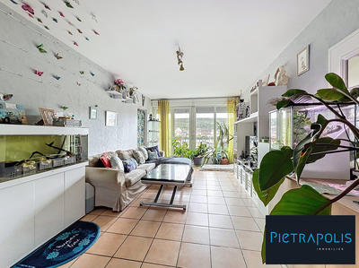 Appartement - 75 m² - 4 pièces