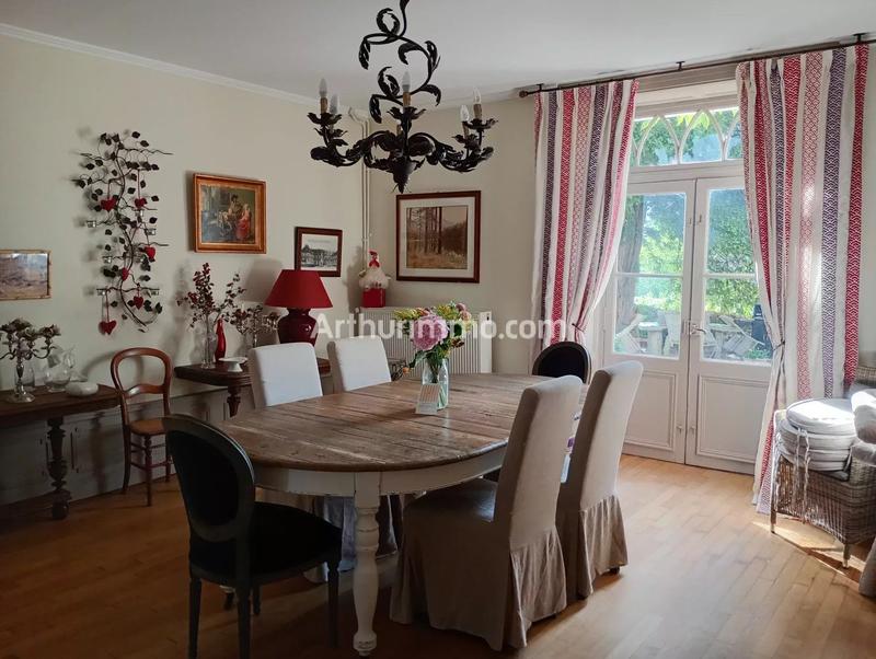 Maison - 390 m² - 11 pièces