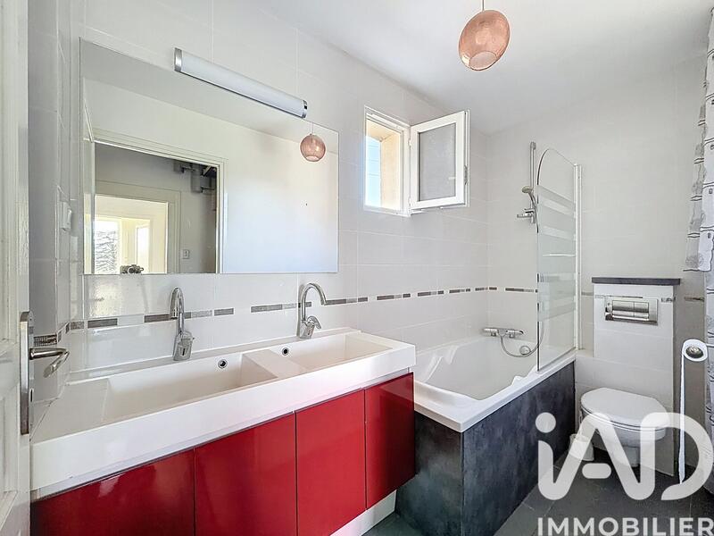 Maison - 175 m² - 9 pièces