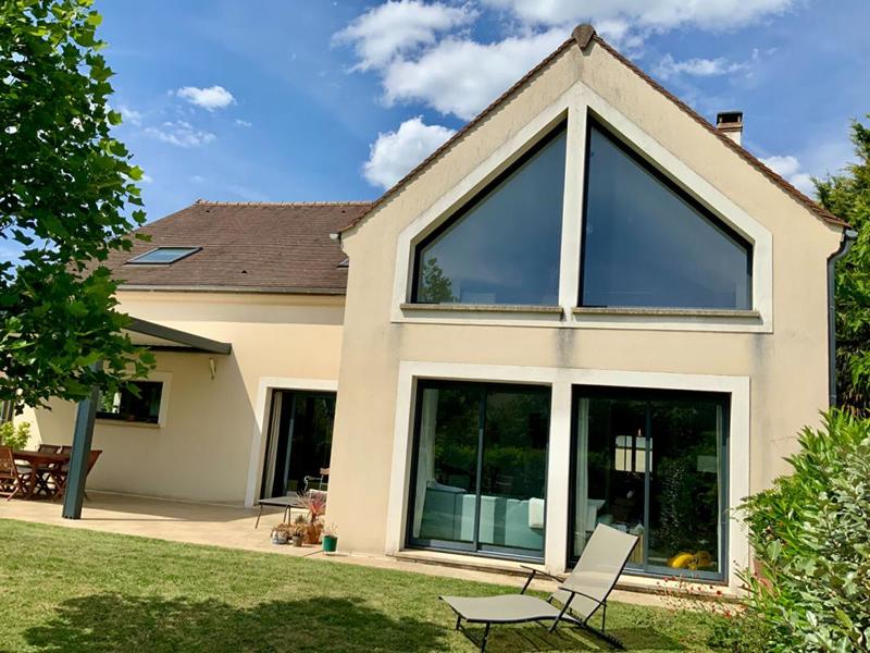 Maison - 261 m² - 8 pièces