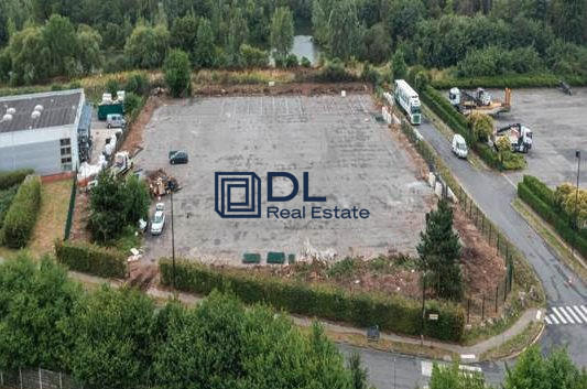 Terrain commercial - 5 607 m²