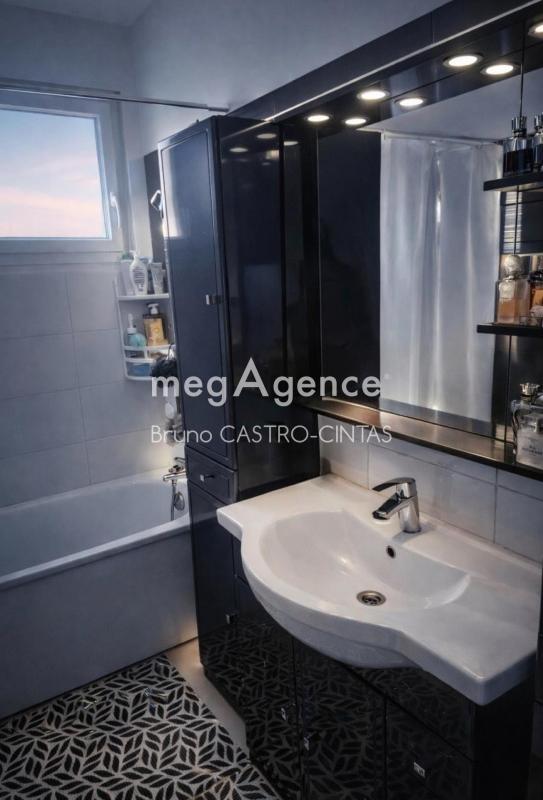 Maison jumelée - 89 m² - 5 pièces