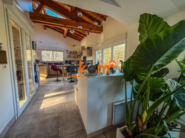 Maison - 140 m² - 5 pièces