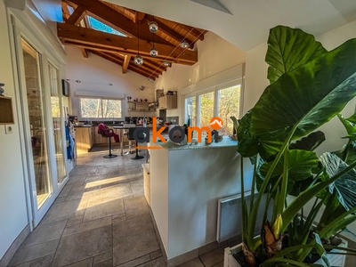 Maison - 140 m² - 5 pièces