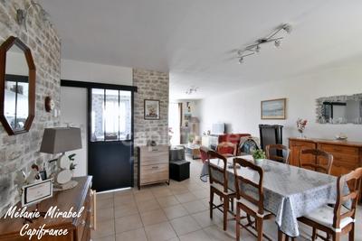 Maison - 90 m² - 5 pièces