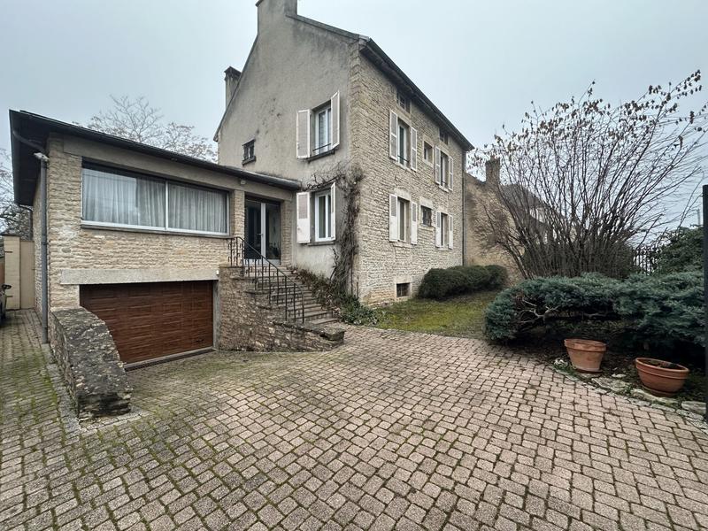 Maison - 191 m² - 7 pièces