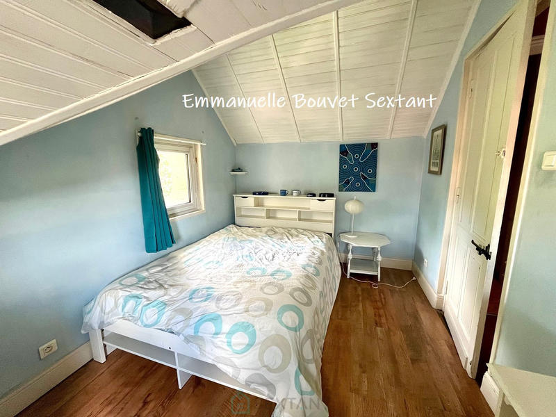 Maison - 180 m² - 9 pièces