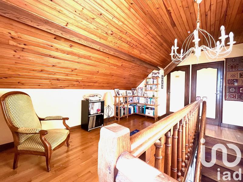 Maison - 220 m² - 8 pièces