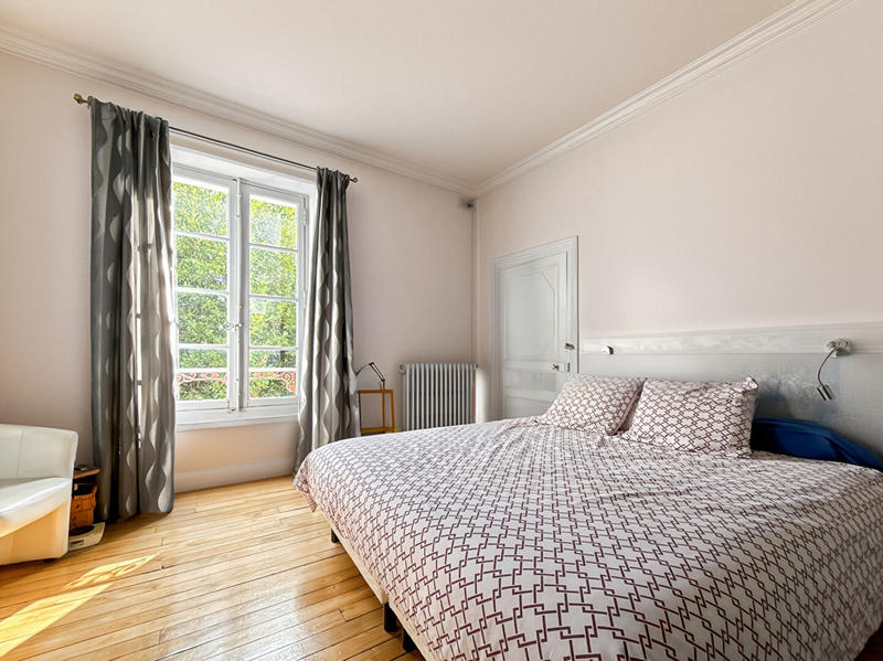 Maison - 320 m² - 12 pièces