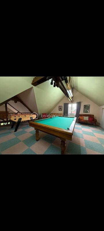 Propriété - 260 m² - 8 pièces