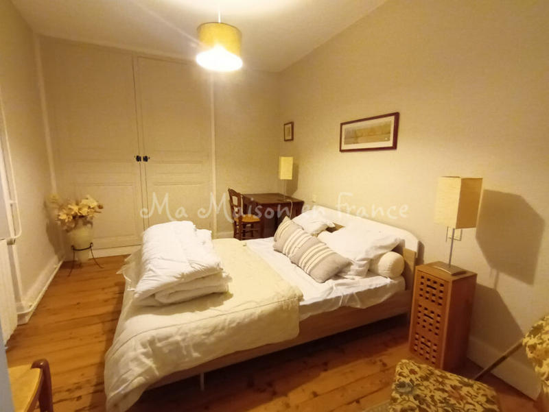 Propriété - 357 m² - 14 pièces