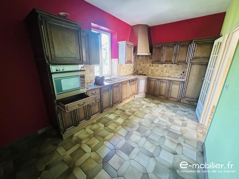 Maison - 216 m² - 7 pièces