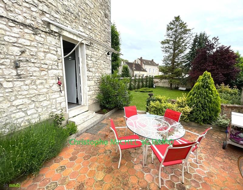 Maison - 180 m² - 7 pièces