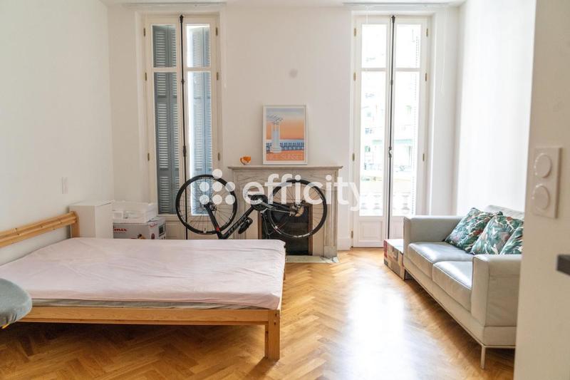Appartement - 136 m² - 5 pièces