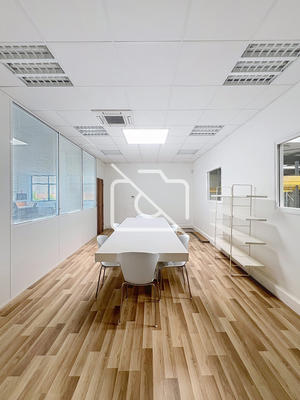 Entrepôt - 1 014 m²