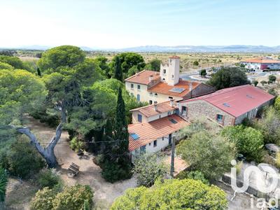 Maison - 957 m² - 25 pièces