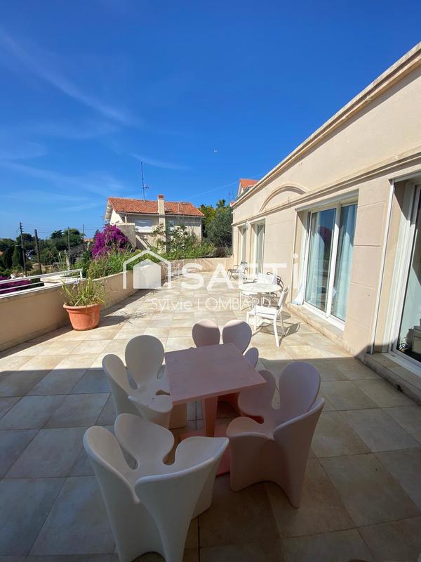 Villa - 356 m² - 10 pièces