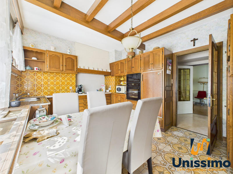 Maison - 295 m² - 11 pièces