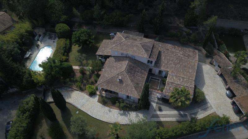 Villa - 280 m² - 6 pièces