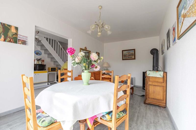 Maison - 185 m² - 8 pièces