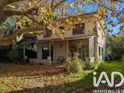 Maison - 212 m² - 8 pièces