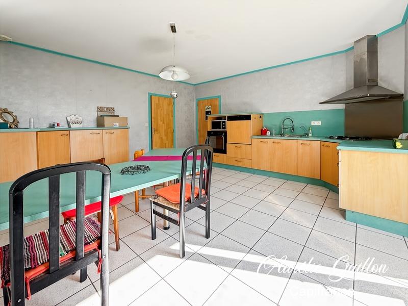 Maison - 181 m² - 7 pièces