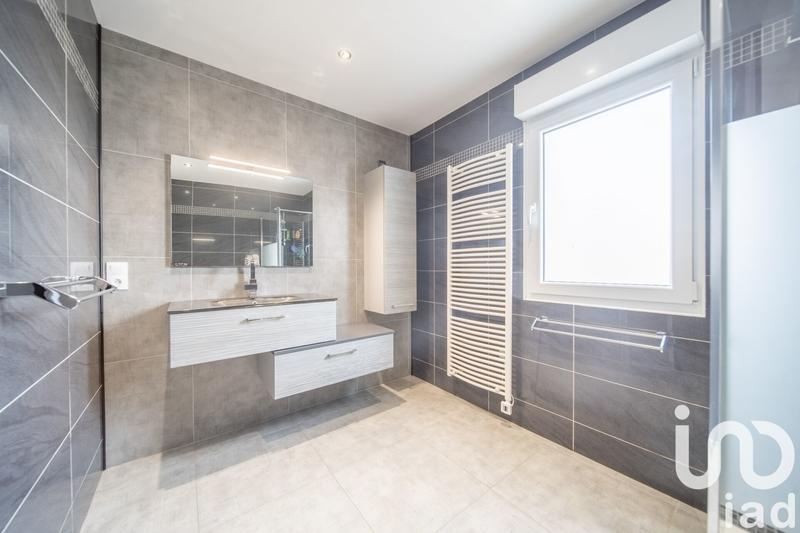 Maison - 121 m² - 5 pièces