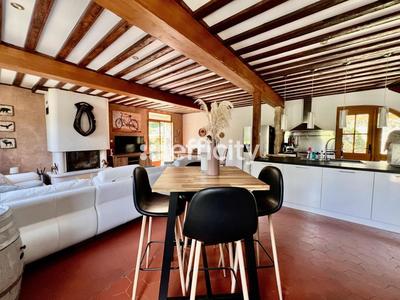 Maison - 211 m² - 9 pièces