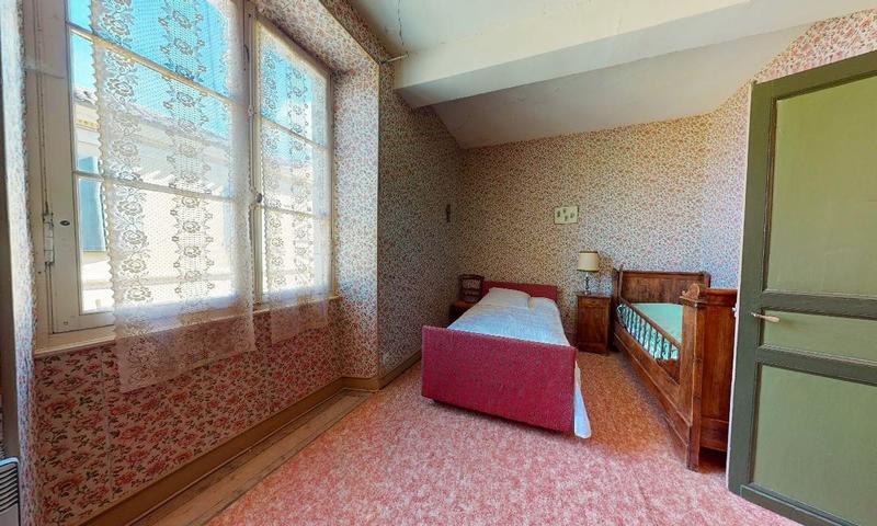 Maison traditionnelle - 315 m² - 12 pièces