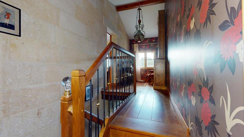 Maison - 201 m² - 6 pièces