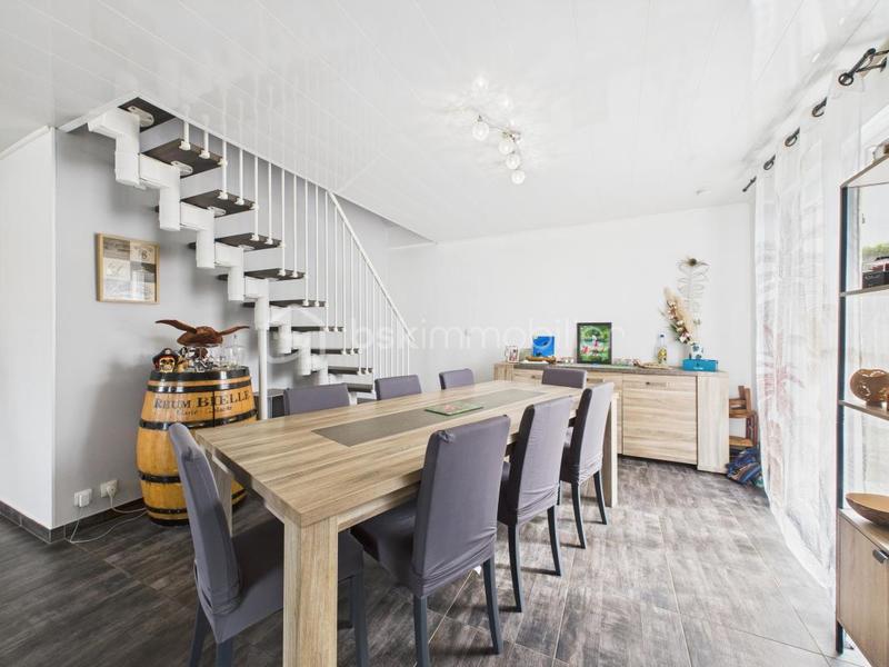 Maison - 148 m² - 6 pièces