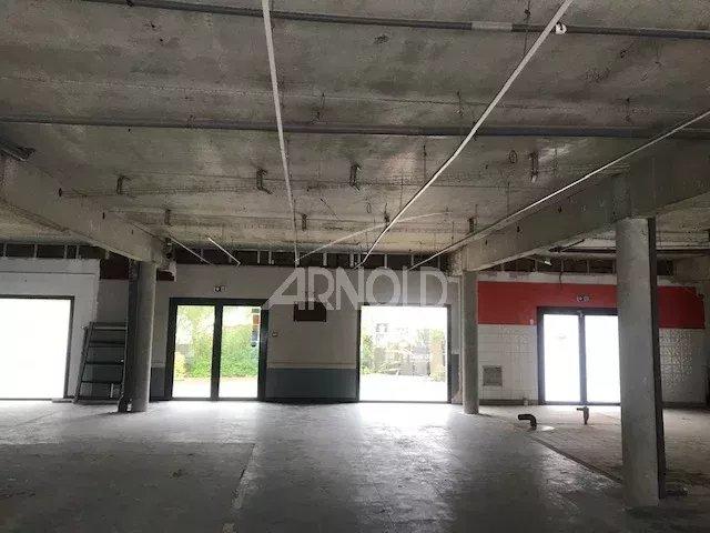 Local commercial - 151 m² - 3 pièces