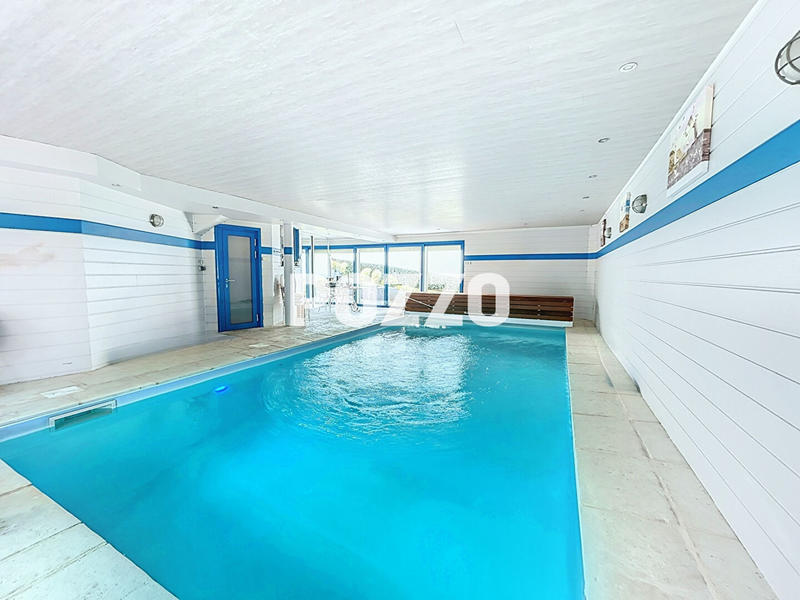 Maison - 292 m² - 10 pièces