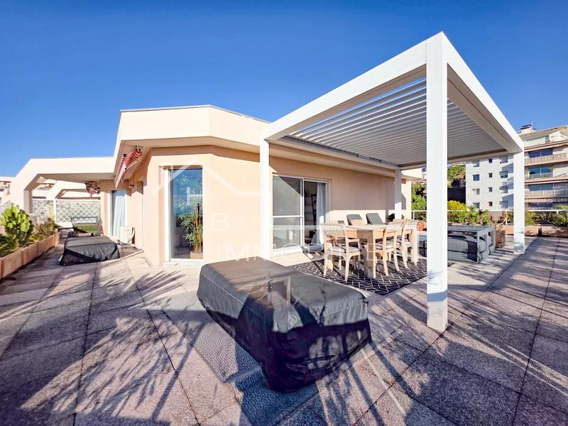 Appartement - 97 m² - 3 pièces