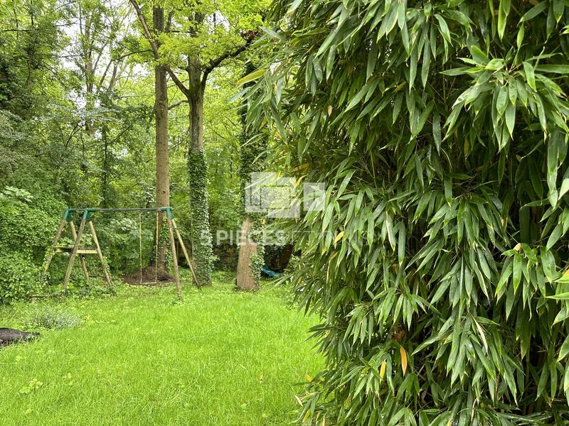 Maison - 250 m² - 10 pièces