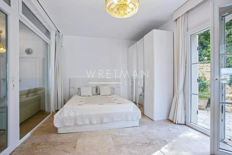 Villa - 233 m² - 6 pièces