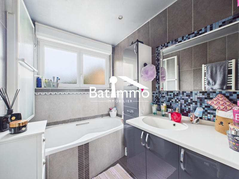 Appartement - 86 m² - 5 pièces