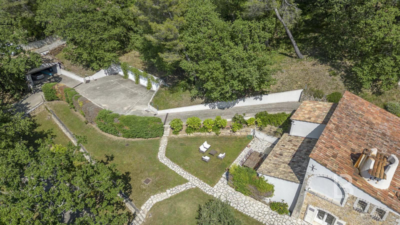 Maison - 550 m² - 15 pièces