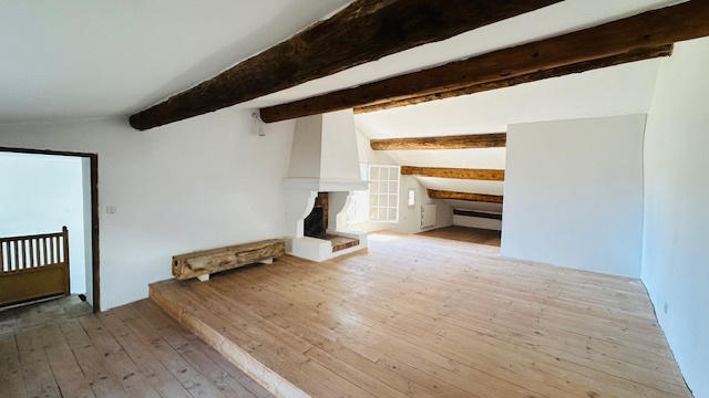 Maison - 220 m² - 8 pièces