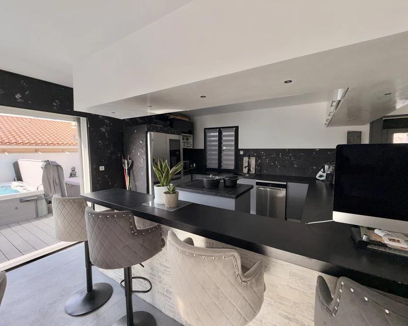 Maison - 121 m² - 5 pièces