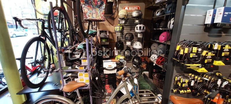 Local commercial - 45 m² - 2 pièces