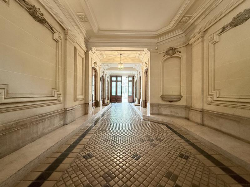 Appartement - 179 m² - 6 pièces