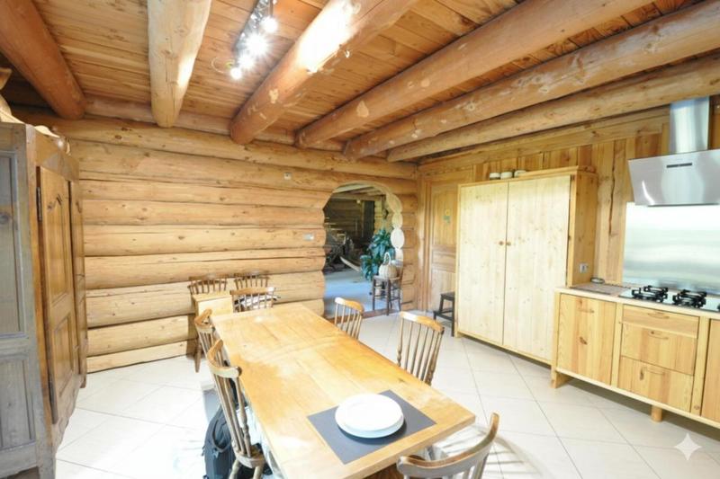 Propriété - 360 m² - 8 pièces