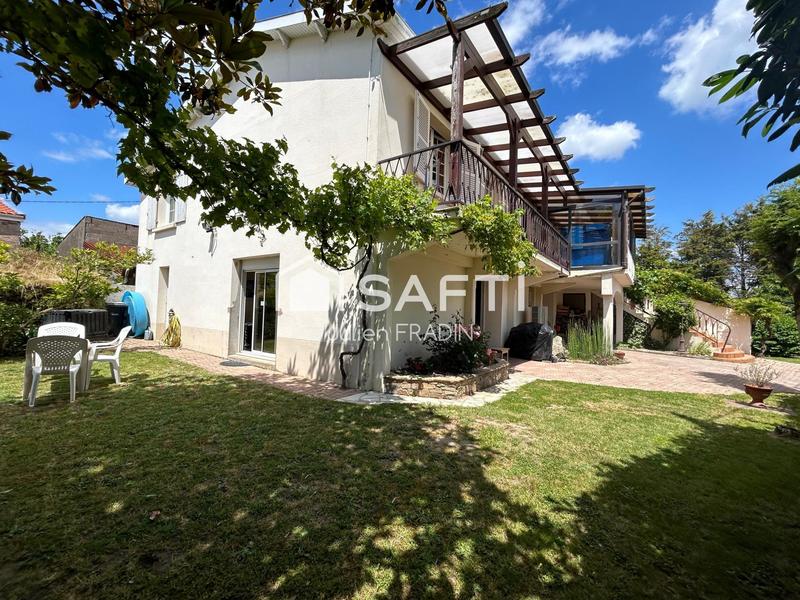 Maison de village - 217 m² - 8 pièces