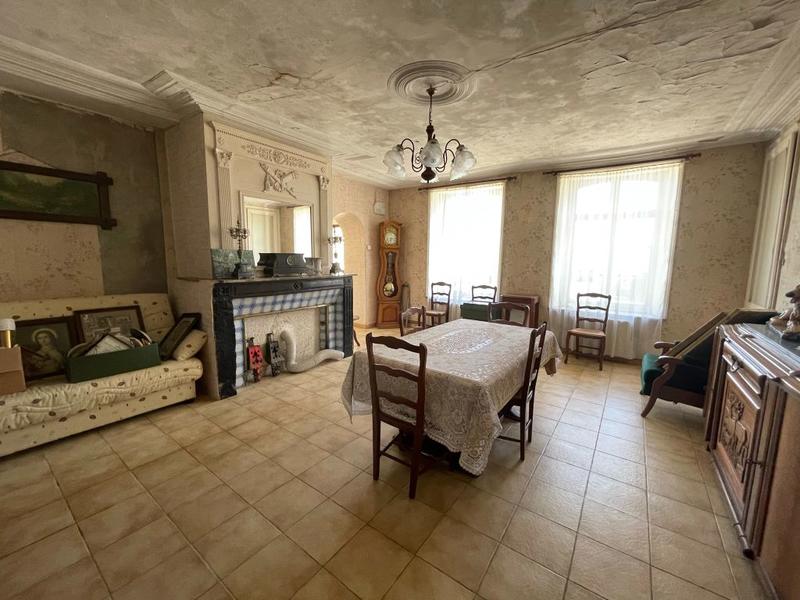 Maison - 273 m² - 6 pièces