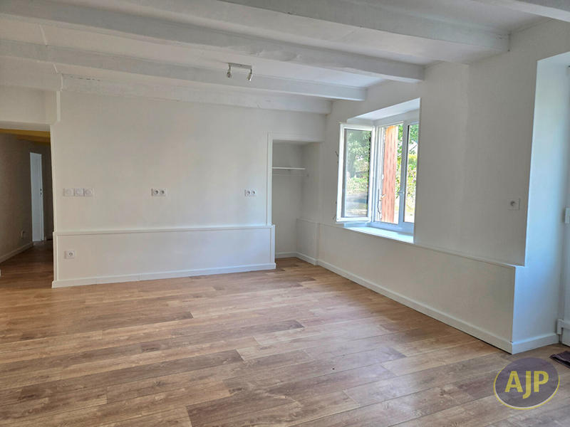 Maison - 93 m² - 4 pièces